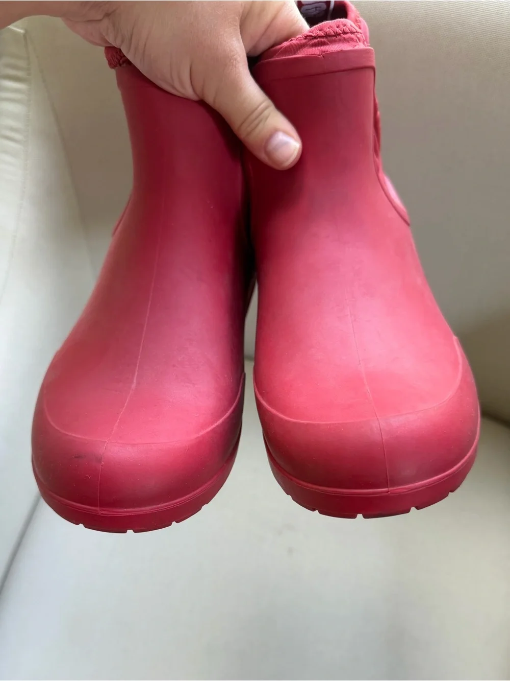 UGG Chevonne Ribbon Red Chelsea Rain Boots Waterproof Colorful Logo Women’s 7